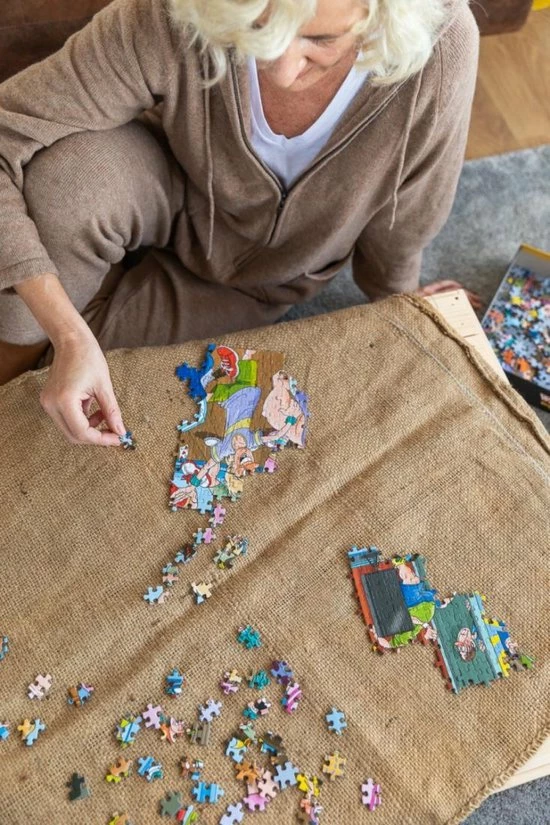 Wasgij Original 35 Vlooienmarkt Vondsten! Puzzel - 1000 Stukjes 10 Wasgij Original 35 Vlooienmarkt Vondsten! Puzzel - 1000 Stukjes - Afbeelding 8